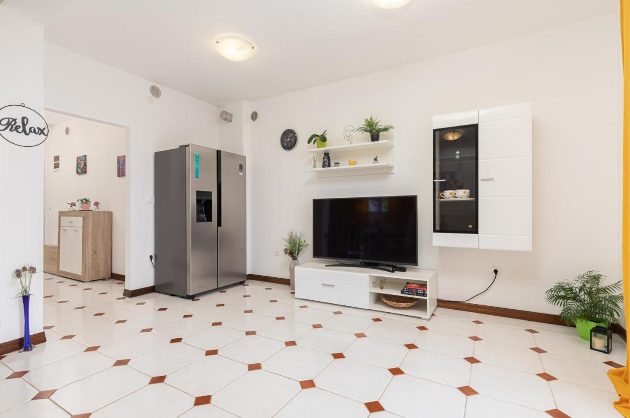 Cukerina Apartment With Whirpool & Sauna Porec Exterior photo